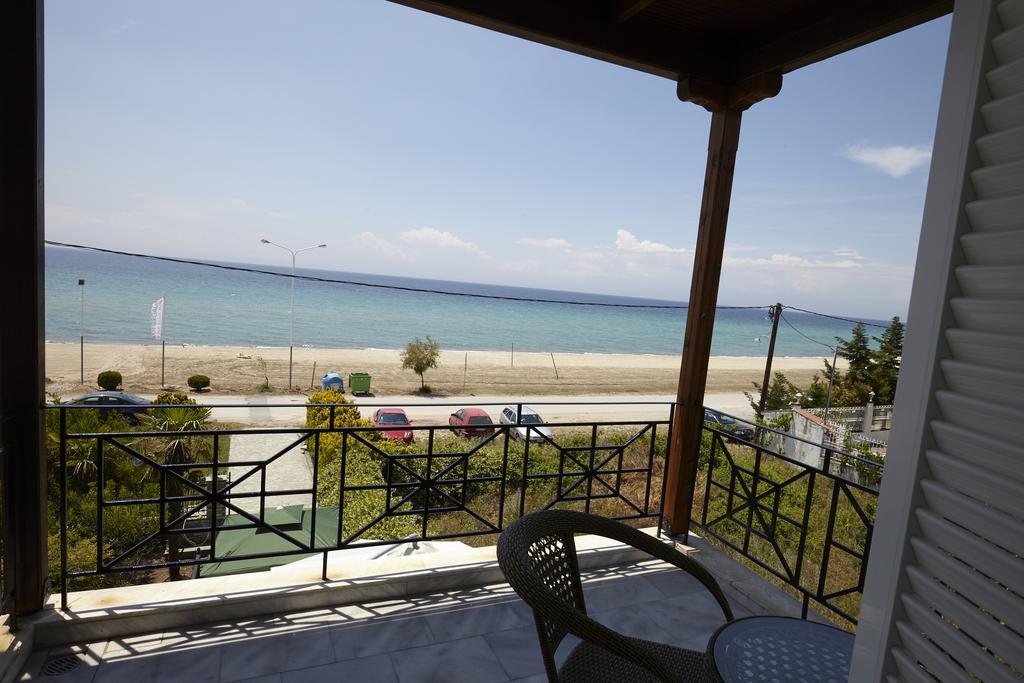 Beach Front Villa Nea Kallikrateia Zewnętrze zdjęcie